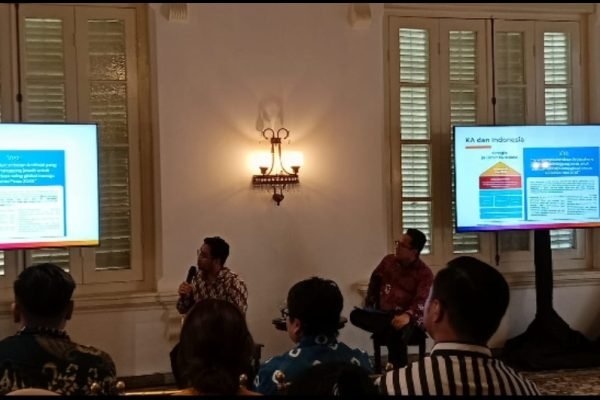 Thomhert Suprapto Siadari, saat membawakan presentasinya tentang kecerdasan buatan, di Jakarta, (13/8). Foto: GPriority/Rizqi Juned