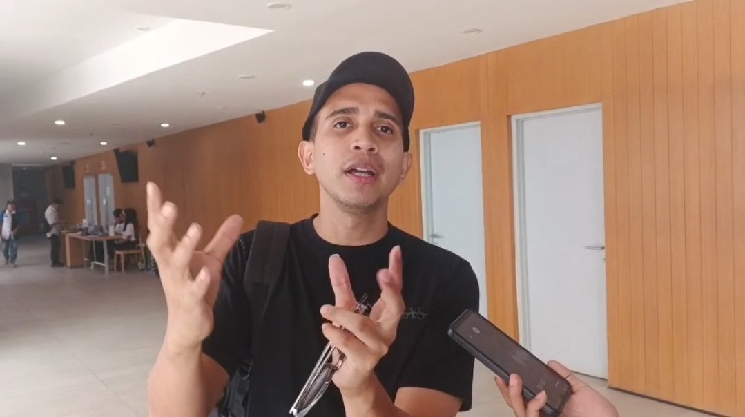 Aktivis Muda Andovi da Lopez saat ditemui GPriority di Kawasan Taman Ismail Marzuki (TIM), Jakarta pada Jumat (15/8). Foto: GPriority/Dimas A Putra