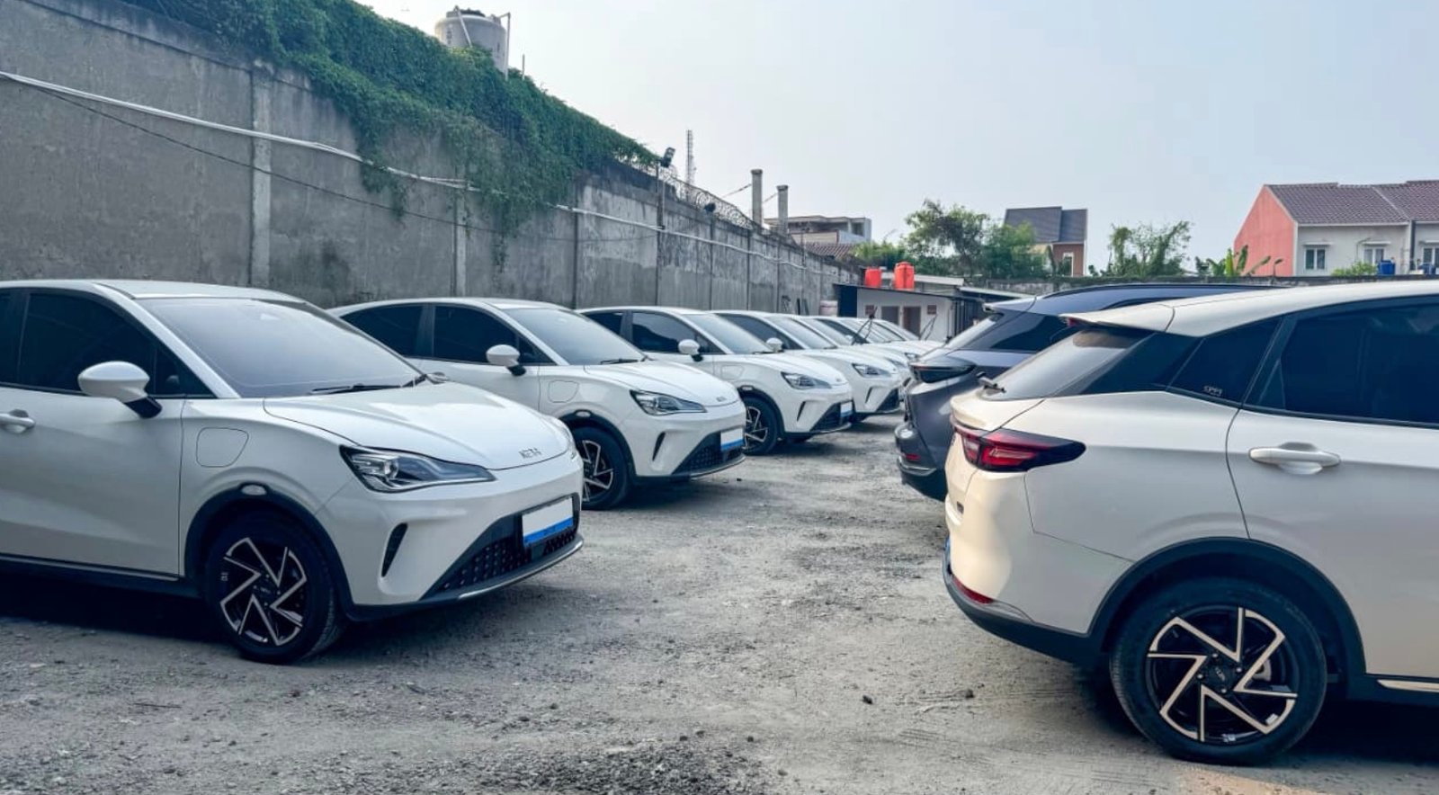 Deretan Mobil Neta. Foto: ANTARA/Xinhua