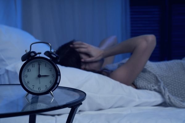 Ilustrasi seseorang yang menderita insomnia atau sulit tidur/Foto: Dok. Shutterstock