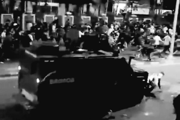 Momen pengemudi ojol dilindas mobil Brimob Polri/Foto : Dok Istimewa