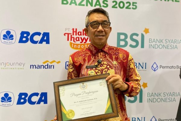 Bupati Kutai Timur, Ardiansyah Sulaiman usai terima penghargaan BAZNAS Award 2025 dalam kategori Digitalisasi Zakat/Foto : Dok Fifi Abdurahman