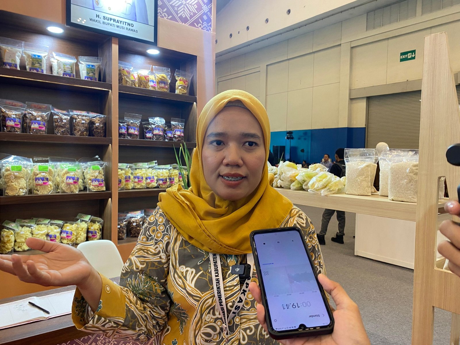 Staf Dinas UMKM Kabupaten Musi Rawa, Ria/Foto : Dok Fifi Abdurahman