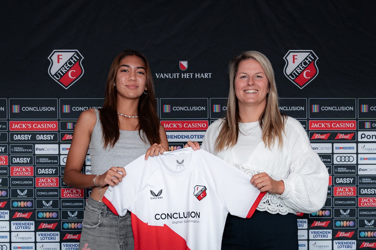 Claudia Scheunemann Resmi Gabung Klub FC Utrecht Woman/Foto : Dok. FC Utrecht