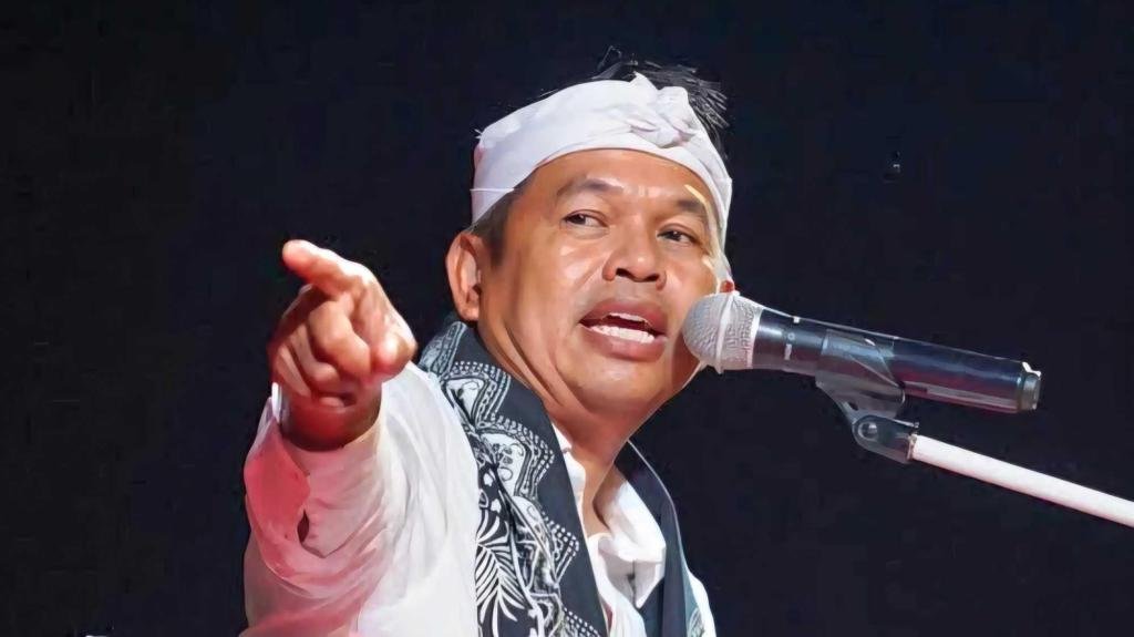 Gubernur Jawa Barat, Dedi Mulyadi, tuai kontroversi usai menyamakan rakyat dengan koruptor/Foto : Dok. Instagram @dedimulyadi71