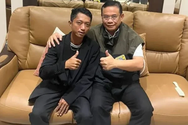 Ketua AMPB, Ahmad Husein, berdamai dengan Bupati Pati, Sudewo/Foto : Tangkapan Layar Instagram