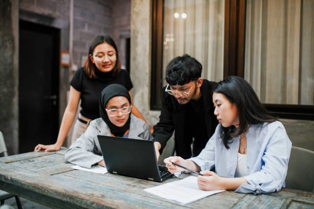 Ilustrasi mahasiswa Indonesia yang sedang berdiskusi/Foto : Dok. iStock