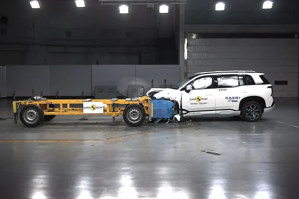 AION V, meraih skor tertinggi bintang 5 dalam pengujian keselamatan Euro NCAP 2025. Foto: dok.AION