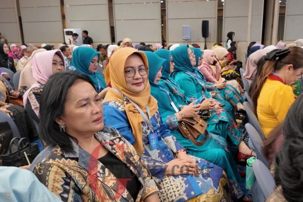 Istri Penjabat (Pj) Bupati Barito Utara, Melly Novita Gunawan saat di acara Rakernas DEKRANAS 2025/Foto Juwita Sari