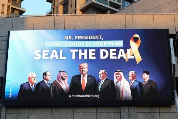 Wajah Presiden Prabowo muncul pada baliho di Ibu Kota Israel, Tel Aviv/Foto : Dok. X @AbrahamShield25