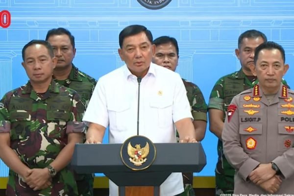 Menhan Sjafrie Sjamsoeddin saat konfrensi pers di istana/Foto : Dok Tangkapan Layar YouTube Sekretariat Presiden