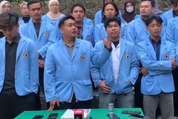Konfrensi Pers mahasiswa Universitas Islam Bandung. Foto: tangkapan layar Instagram/bemunisba