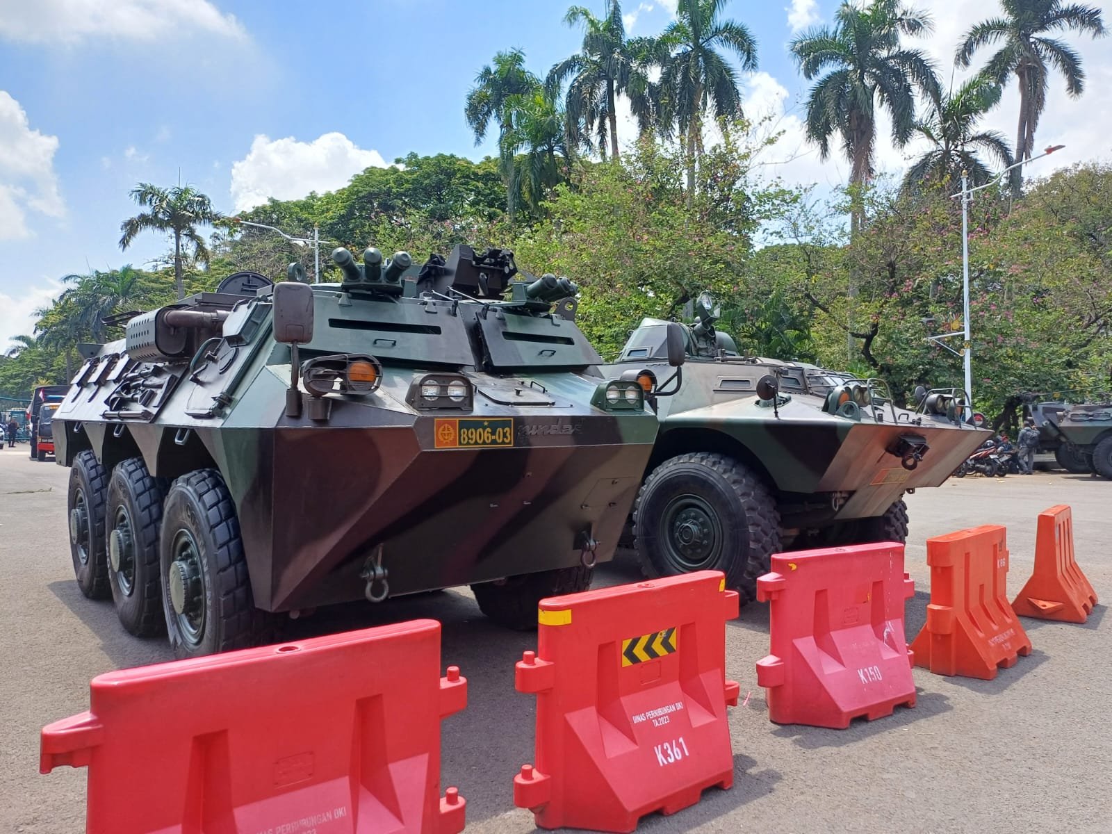 Kendaraan taktis TNI di Kawasan Monas, Jakarta Pusat. Foto: GPriority/Dimas A Putra