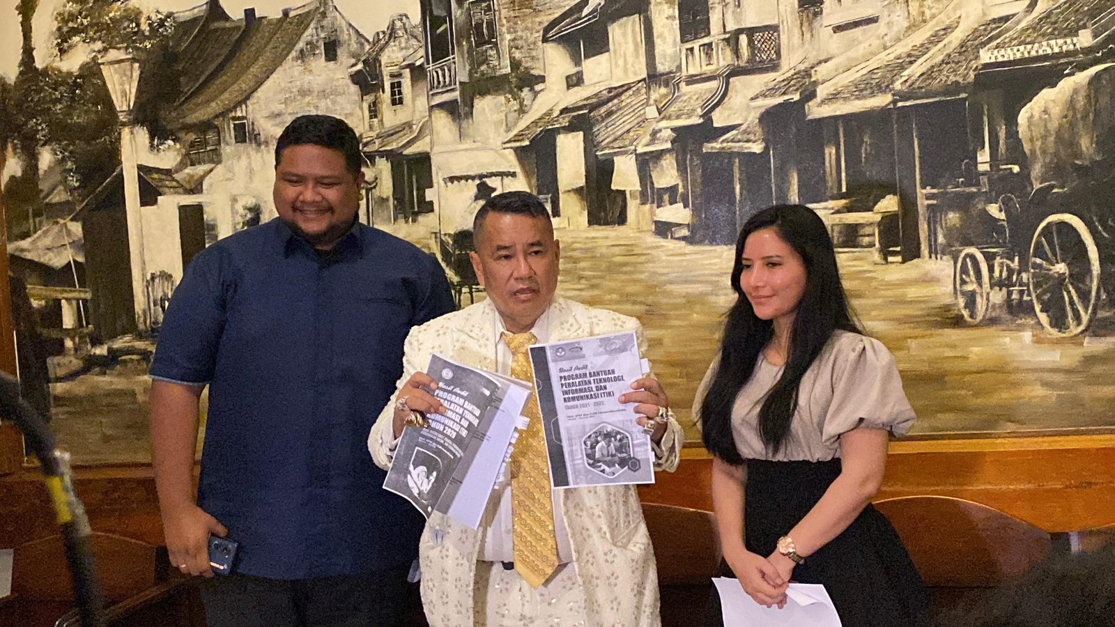 Hotman Paris Hutapea saat konfrensi pers kasus Nadiem Makarim/Foto Fifi Abdurahman