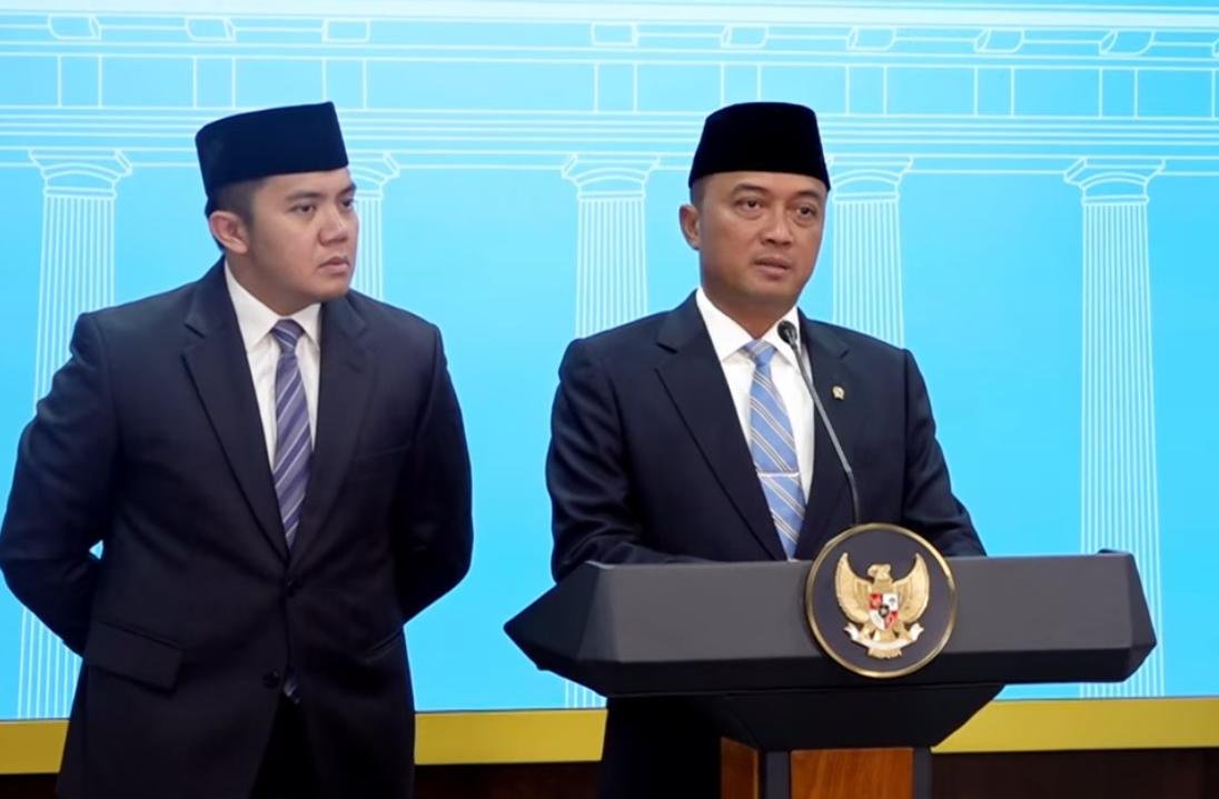 Mensesneg Prasetyo Hadi dan Seskab Teddy Indra Wijaya/Foto Tangkapan Layar YouTube Kementerian Sekretariat Negara