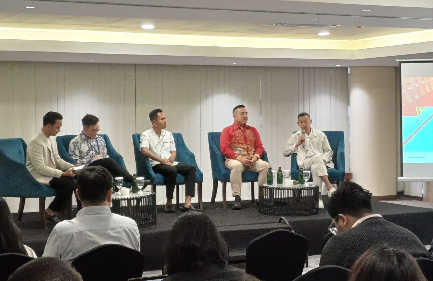 Direktur Artistik Art Jakarta, Enin Supriyanto dalam Media Gathering Art Jakarta 2025 di Jakarta, Selasa (9/9). Foto: GPriority/Dimas A Putra
