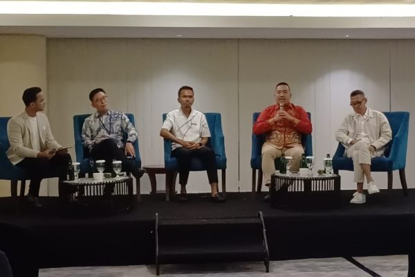 PR dan Corporate Communication Lead at Stockbit & Bibit.id, William saat Media Gathering di Jakarta, Selasa (9/9). Foto: GPriority/Dimas A Putra