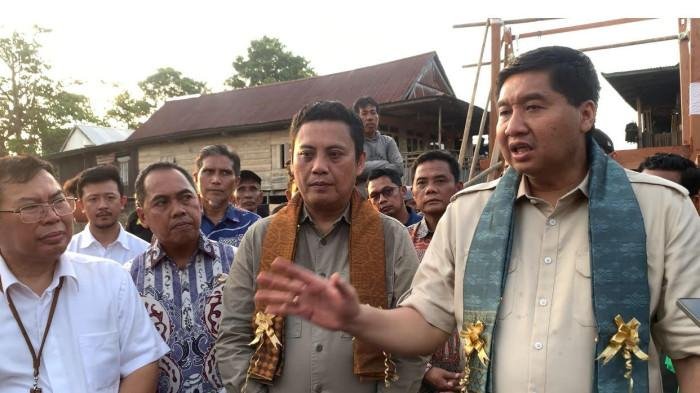 Menteri, Maruarar Sirait Tinjau Program Penataan Permukiman dan Budaya Gotong Royong di Kabupaten Wajo. Foto: Dok.Pribadi