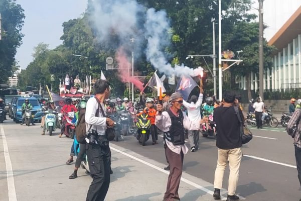Ilustrasi aksi demo ojol yang terjadi di Jakarta beberapa waktu lalu/Foto : GPriority (Nindya Farhah Azzahrah)