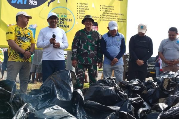 Sekitar 5 Ton Sampah Yang Berhasil Dikumpulkan Oleh Pemda Halut, Forkopimda dan Masyarakat. Foto: GPriority/Riftan
