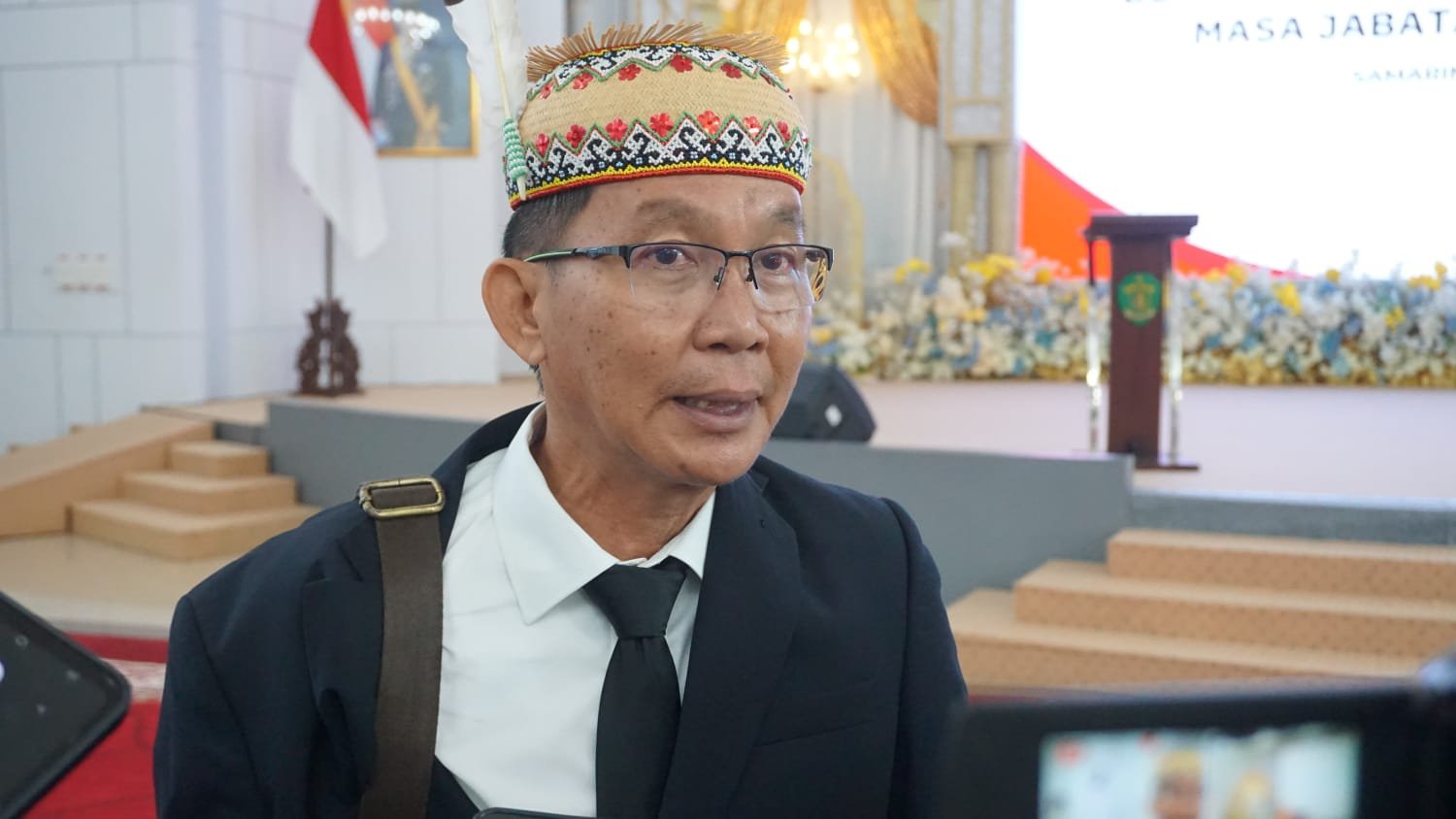 Kadiskominfostandi Mahulu, Markus Wan ditemui usai pelantikan Bupati dan Wakil Bupati Mahulu di Samarinda, Selasa (23/9). Foto: GPriority/Dimas A Putra