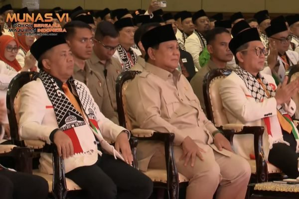 Presiden Prabowo Subianto dan jajaran PKS di munas ke VII PKS/Foto YouTube PKSTV