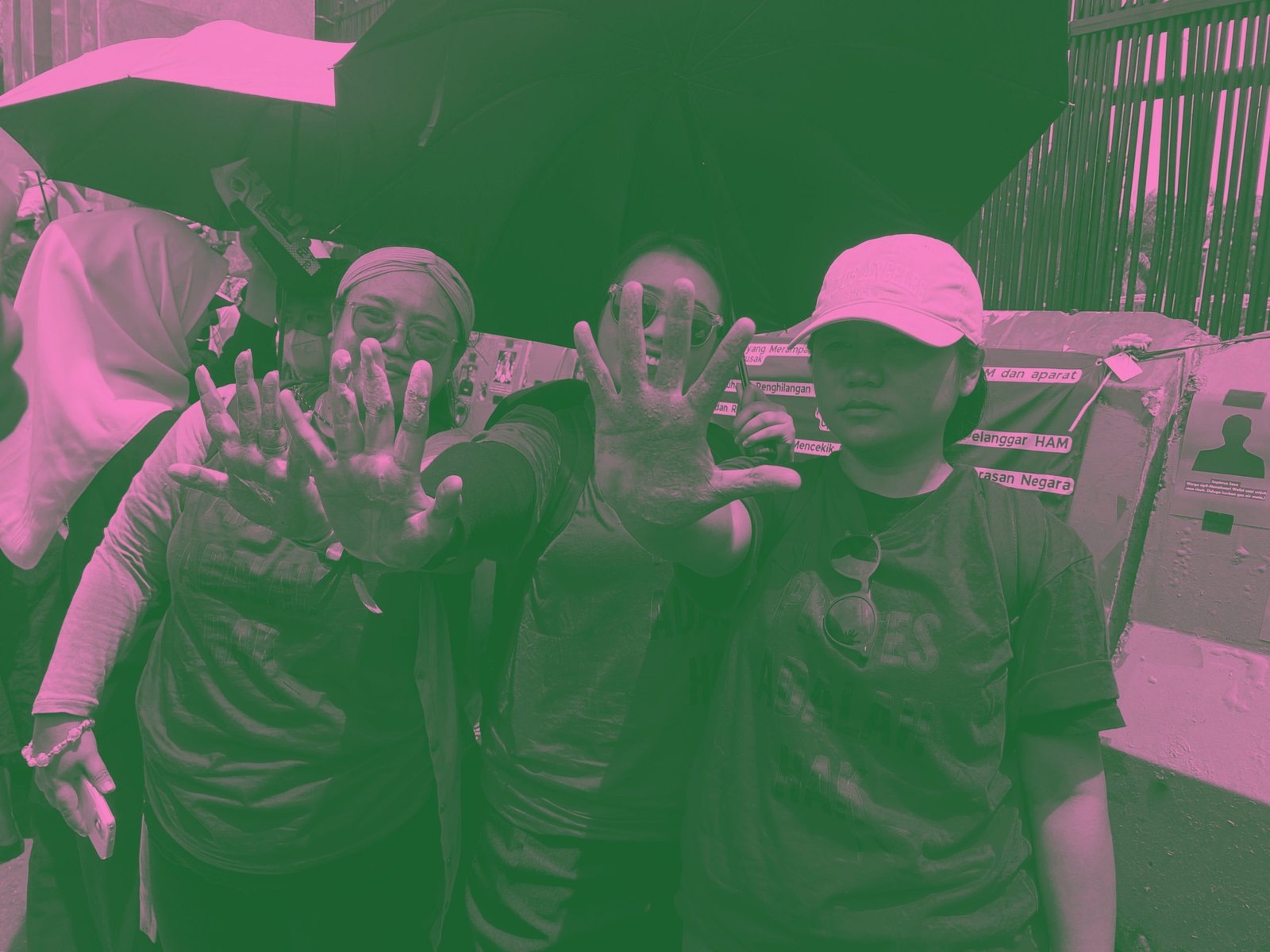 Tren "Brave Pink" dan "Hero Green"/Foto : Dok Fifi Abdurahman