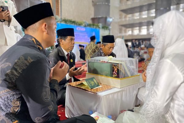 Momen ijab kabul pada acara nikah massal tahun 2025 di Masjid Istiqlal/Foto : Dok Fifi Abdurahman