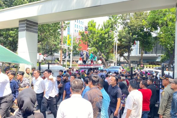 Aliansi Mahasiswa Peduli Sosial dan Demokrasi (AMPSI) melakukan demonstrasi di DPRD DKI Jakarta/Foto : Dok Fifi Abdurahman
