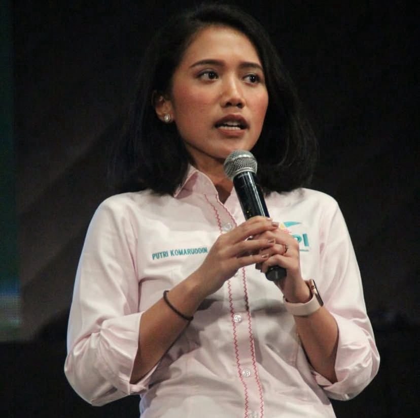 Puteri Komarudin/Foto Instagram resminya