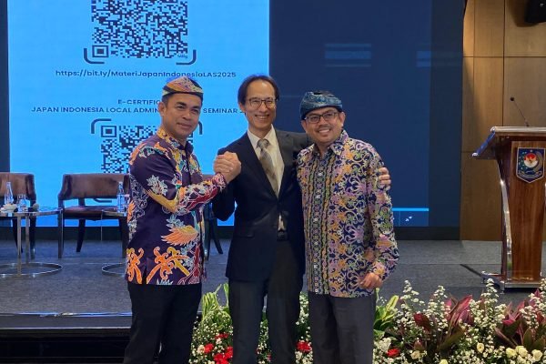 Momen akrab Pj Sekda Kaltara Bustan, Plt Sekretaris DPMPTSP Kaltara Rahman Putrayani, dan pihak Jepang di Seminar Internasional Jepang-Indonesia/Foto Fifi Abdurahman