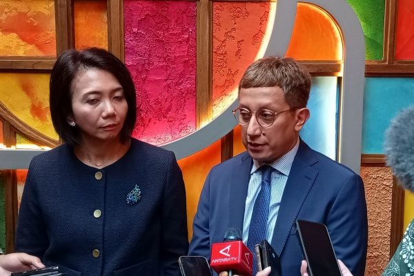 Yvonne Mewengkang & Vahd Nabyl saat memberikan keterangan kepada wartawan di Jakarta, Rabu (17/9). Foto:(GPriority/Rizqi Juned)