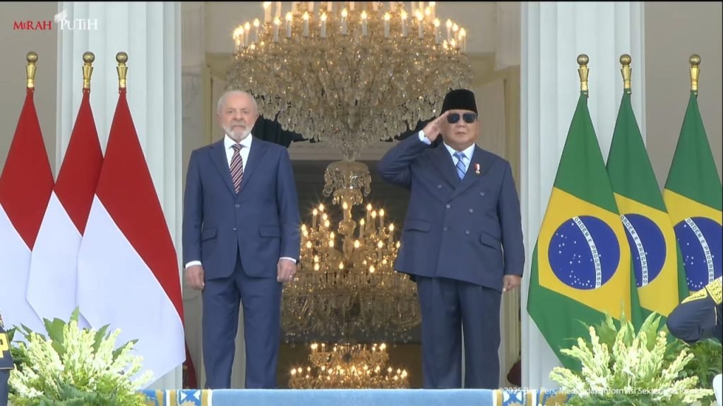 Presiden Prabowo Subianto sambut Presiden Republik Federasi Brasil, Luiz Inácio Lula da Silva di Istana Negara/Foto Tangkapan Layar YouTube Sekretariat Presiden