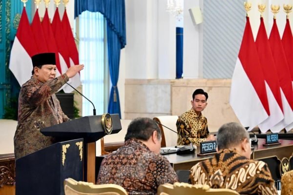 Presiden Prabowo Subianto ungkap capaian satu tahun pemerintahannya dalam Sidang Kabinet Paripurna di Istana Negara, Jakarta, Senin (20/10)/Foto Sekertariat Negara