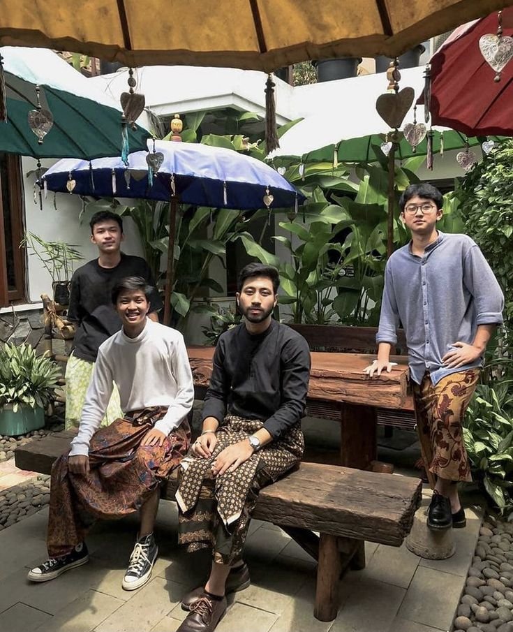 Hari Batik Nasional. Foto: Dok/Pinterest