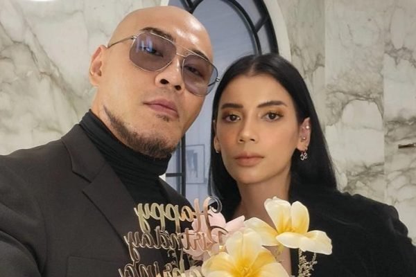 Deddy Corbuzier dan Sabrina Chairunnisa menjadi salah satu pasangan artis yang bercerai di bulan Oktober 2025/Foto : Dok. Instagram @sabrinachairunnisa_