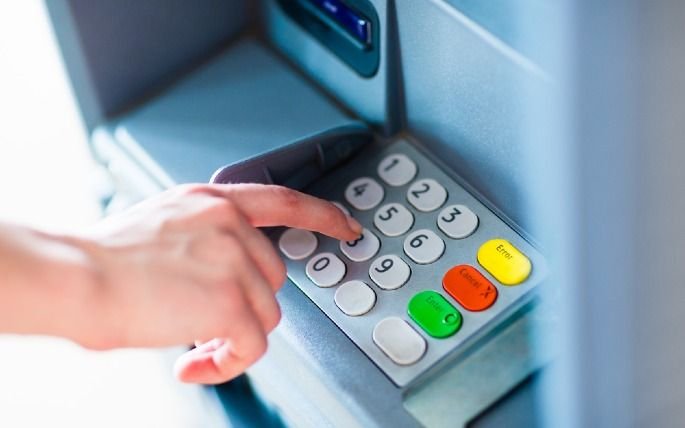 Warga Bekasi ramai-ramai mentransfer uang receh ke Pemkab Bekasi sebagai bentuk sindiran terhadap tata kelola keuangan/Foto : Ilustrasi Dok. iStock