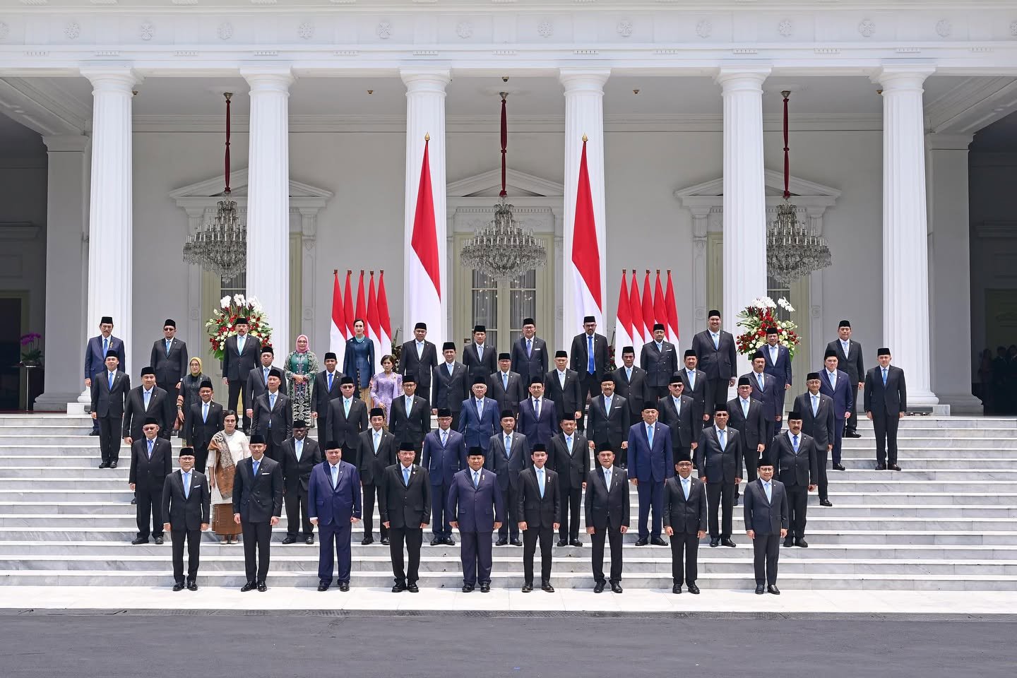 Presiden Prabowo Subianto, Wakil Presiden Gibran Rakabuming Raka dan jajaran Kabinet Merah Putih/Foto Instagram Prabowo