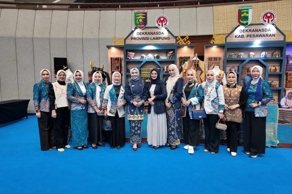 Dekranasda Provinsi Lampung di ajang INACRAFT October 2025 di Jakarta International Convention Center (JICC), Senayan, Jakarta pada Kamis (2/10). Foto: Juwita Sari
