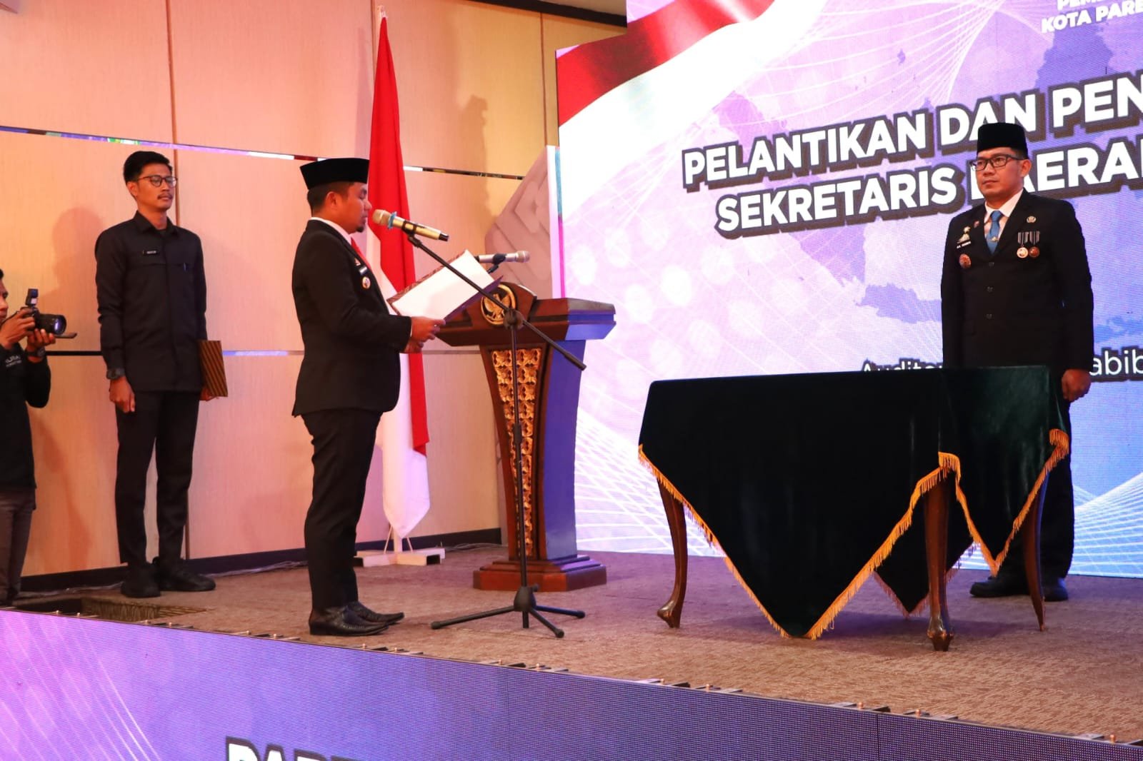 Upacara pelantikan Amarun Agung Hamka, S.STP., M.Si. sebagai Sekretaris Daerah (Sekda) Kota Parepare di Auditorium BJ Habibie, Senin (13/10). Foto: dok.pribadi