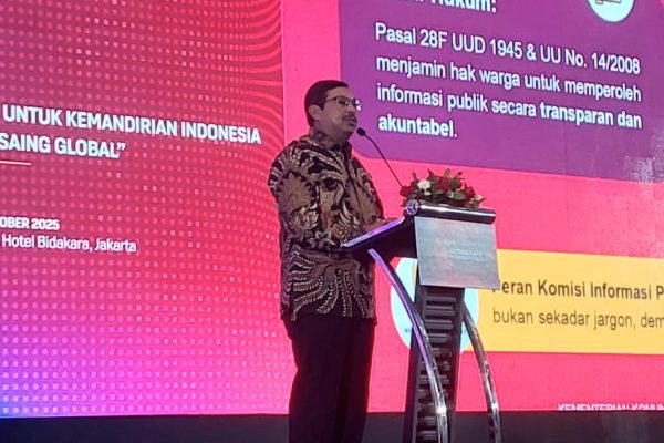 Sekjen Komdigi, Dr. Ir. Ismail, M.T, saat memberikan sambutan dalam agenda Pameran Keterbukaan Informasi Publik 2025 di Hotel Bidakara, Selasa (14/10)/Foto : GPriority (Nindya Farhah Azzahrah)