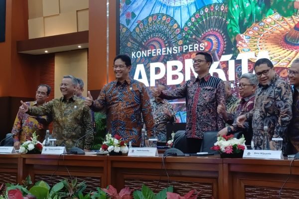 Menteri Keuangan (Menkeu) Purbaya Yudhi Sadewa dalam Konfrensi Pers APBN KiTA di Jakarta, Kamis (14/10). Foto: GPriority/Dimas A Putra