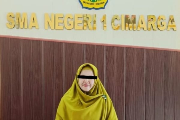 Kepsek SMAN 1 Cimarga. Foto: Dok/SMAN 1 Cimarga
