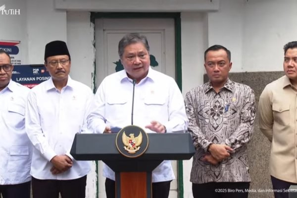 Menteri Koordinator Bidang Perekonomian, Airlangga Hartarto umumkan pencairan BLT tambahan/Foto Tangkapan Layar YouTube Sekretariat Presiden