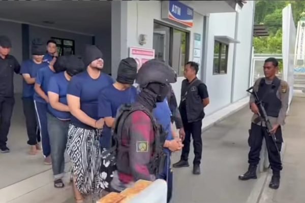 Ammar Zoni dan sejumlah tersangka pengedar narkoba. Foto: instagram/ditjenpas