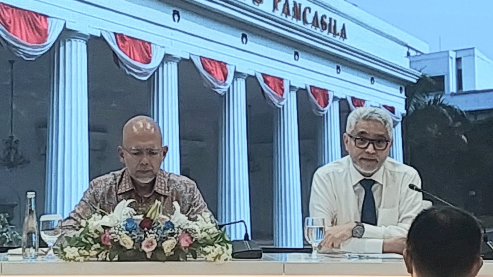 Direktur Jenderal Asia Pasifik dan Afrika Kemlu RI, Abdul Kadir Jailani (kanan) dalam agenda press briefing, Rabu (22/10)/Foto : GPriority (Nindya Farhah Azzahrah)