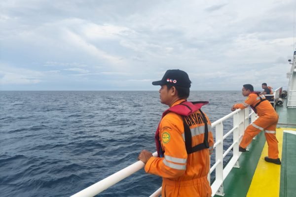 Basarnas menghentikan pencarian kapal ambulans yang hilang kontak di selat Makassar Kabupaten Pangkep dengan tiga orang penumpang pada Selasa (21/10). Foto: Dok. Pribadi