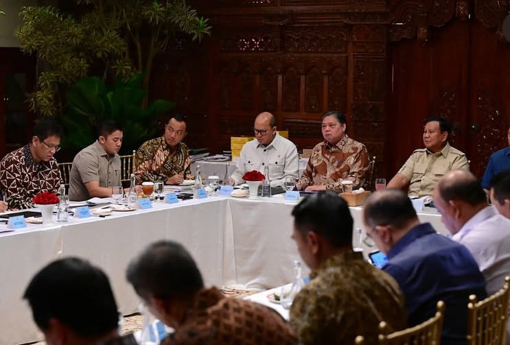 Presiden Prabowo Subianto menggelar rapat dengan sejumlah menteri dan anggota Kabinet Merah Putih/Foto Instagram @sekretariat.kabinet