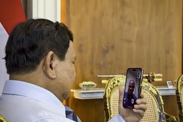 Presiden Prabowo Subianto menyampaikan dukungan langsung kepada para pemain skuad Garuda melalui panggilan video sebelum lawan Arab Saudi/Foto Sekretariat Kabinet