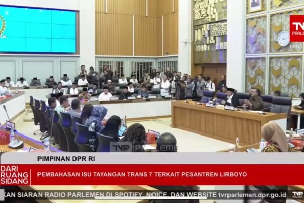 Himpunan Alumni Santri Pondok Pesantren Lirboyo (Himasal) adukan program Xpose Uncensored milik Trans7 ke DPR RI/Foto Tangkapan Layar YouTube DPR RI